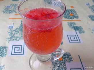 Клубничный лимонад