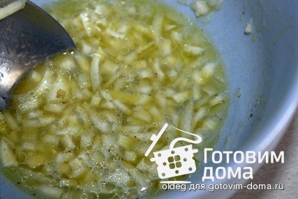 Салат из помидор с рукколой, фетой и сухарями фото к рецепту 3