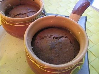 Шоколадное горячее пирожное с жидкой начинкой