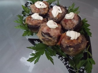 Грибные шляпки фаршированые