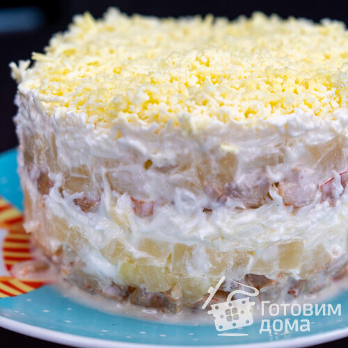 Салат с креветками и ананасом