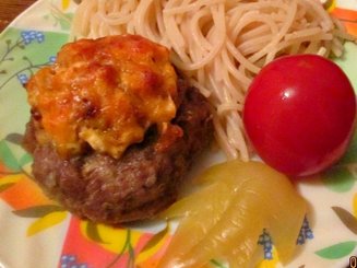 Мясные гнёзда с яйцом и сыром