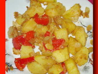 Печенный картофель с болгарским перцем и луком