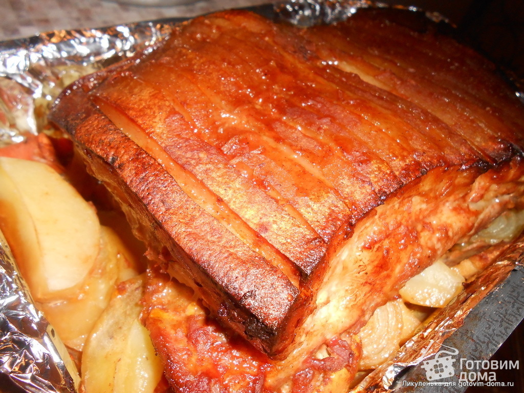 Как приготовить свиную грудинку в духовке: сочное и вкусное блюдо