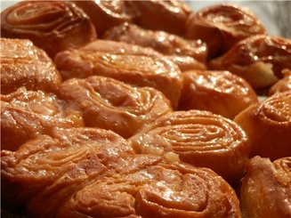 Сахарные булочки с медовой глазурью "Roulé au miel"