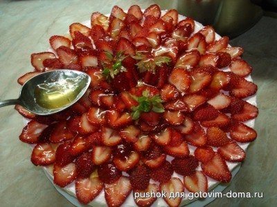 Торт &quot;Клубничка&quot; без выпечки фото к рецепту 5