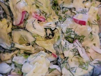 Салат из редиса с огурцами