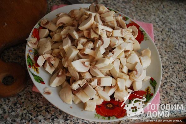 Куриная грудка с сюрпризом  под сырным соусом фото к рецепту 2