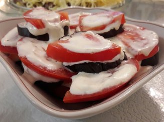 Салат из запеченных баклажанов