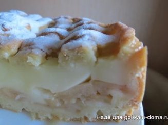 Яблочный пирог с нежным кремом