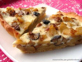 Открытый пирог с картофелем и грибами