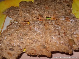 Хрустящие мультизерновые хлебцы с семечками