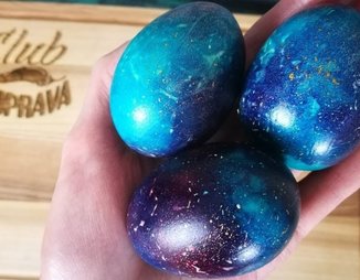 Космические яйца на Пасху