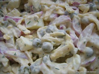 Салат из редиса с сыром и яйцами