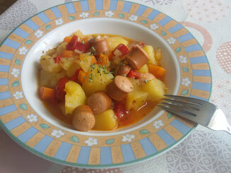 Рагу с картофелем и сосисками