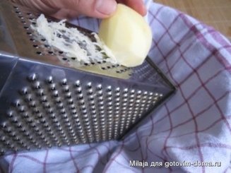 Картофельный пирог с квашеной капустой и колбасой Кабаносси