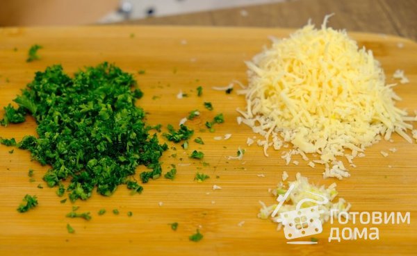 Куриный рулет с грибами и сыром - просто, вкусно и красиво! фото к рецепту 4