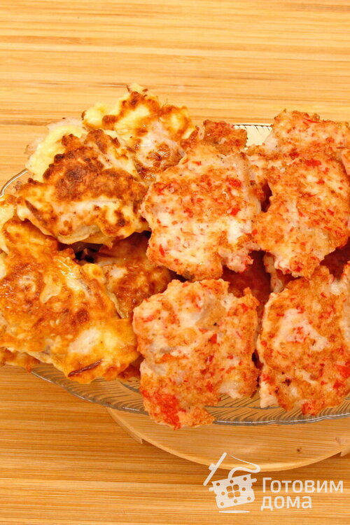 Куриное мясо в трёх видах кляра: из колбасного сыра, крабовых палочек и колбасы