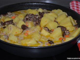 Куриные сердечки с картофелем