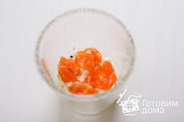 Салат с лососем, креветками и заправкой из сливочного сыра фото к рецепту 5