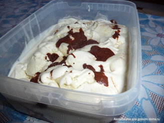 Мятное мороженое с шоколадом