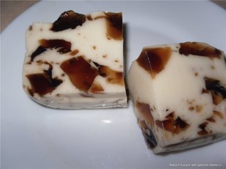 Кофейные кубики с корицей в йогуртовом желе