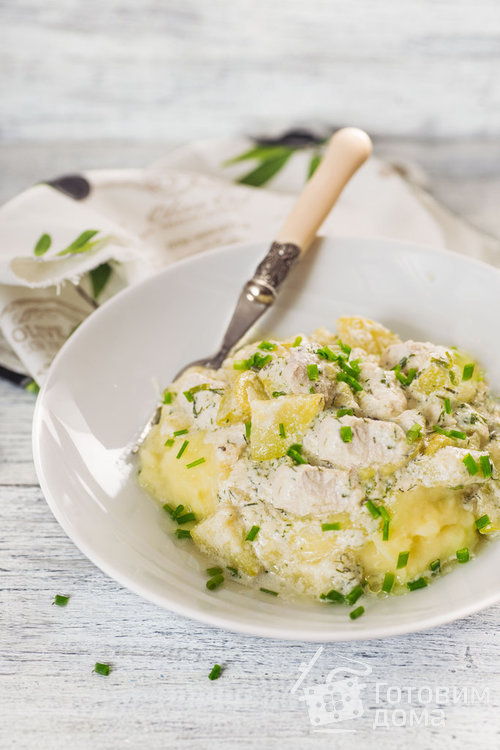 Курица с кабачками в сметане