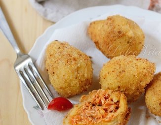 Coxinha - Кошинья ("шарики" с куриной начинкой в панировке)