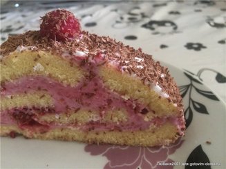 Малиновый рулет