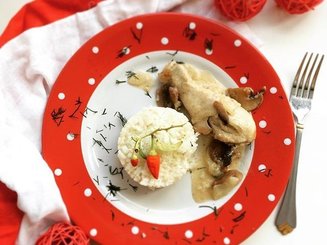 Курица в молочно-грибном соусе