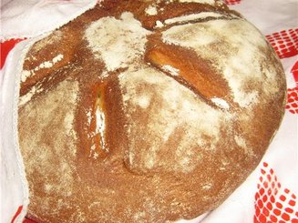 Деревенский ржаной хлеб на дрожжах