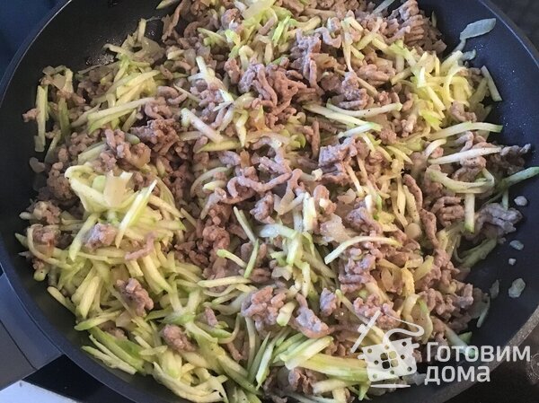 Каннеллони с мясным фаршем в сковороде. фото к рецепту 1