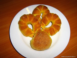 Воздушные тыквенные булочки на сгущенке