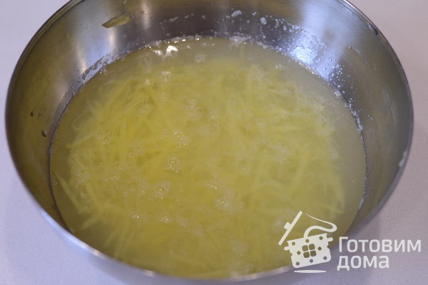 Сёмга в картофельной шубке со сметанно-грибным соусом Махеев фото к рецепту 1