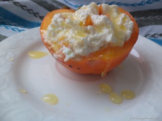 Хурма , фаршированная творогом