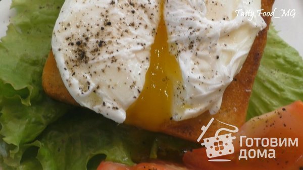 Салат &quot;Лионский&quot; с яйцом пашот фото к рецепту 10
