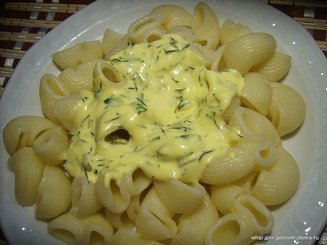 Макароны с молочным соусом и пряностями