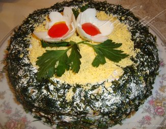 Блинный закусочный торт с яйцами и зеленью