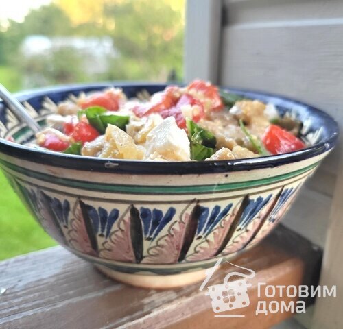 Салат из запеченных баклажанов, болгарского перца и феты