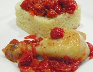 Курица в луково-вишнёвом соусе с рисом