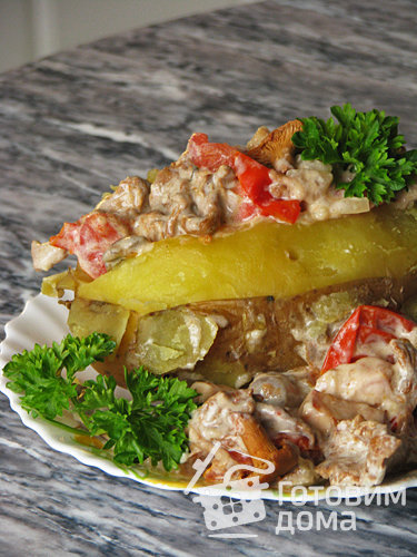 Запеченный картофель с шампиньонами и грудинкой