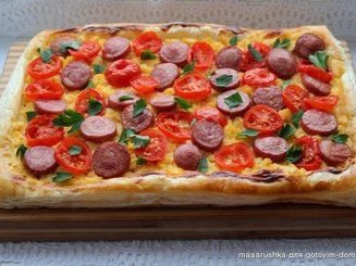 Лёгкий пирог с сосисками к завтраку