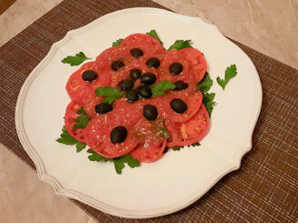 Салат из помидоров
