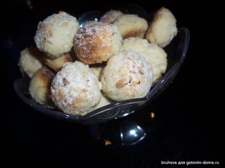 Печенье "Кокосовые шарики с начинкой из чернослива и изюма"