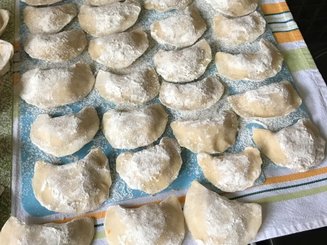 Универсальное тесто для вареников, пельменей, поз, чебуреков