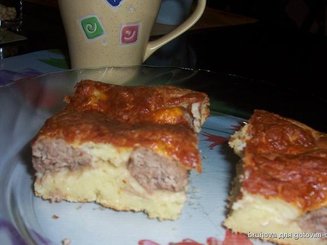 Пирог с фрикадельками