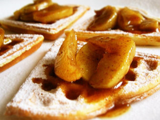 Вафли гофре с яблочной карамелью