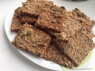 Хрустящие мультизерновые хлебцы с семечками
