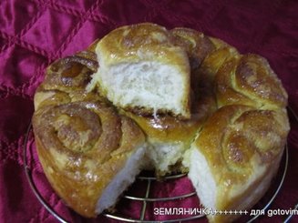 Сахарные булочки с медовой глазурью "Roulé au miel"