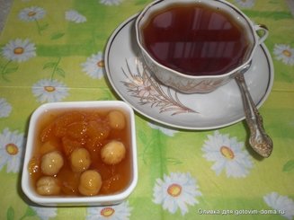Варенье из персиков с орешками и мёдом
